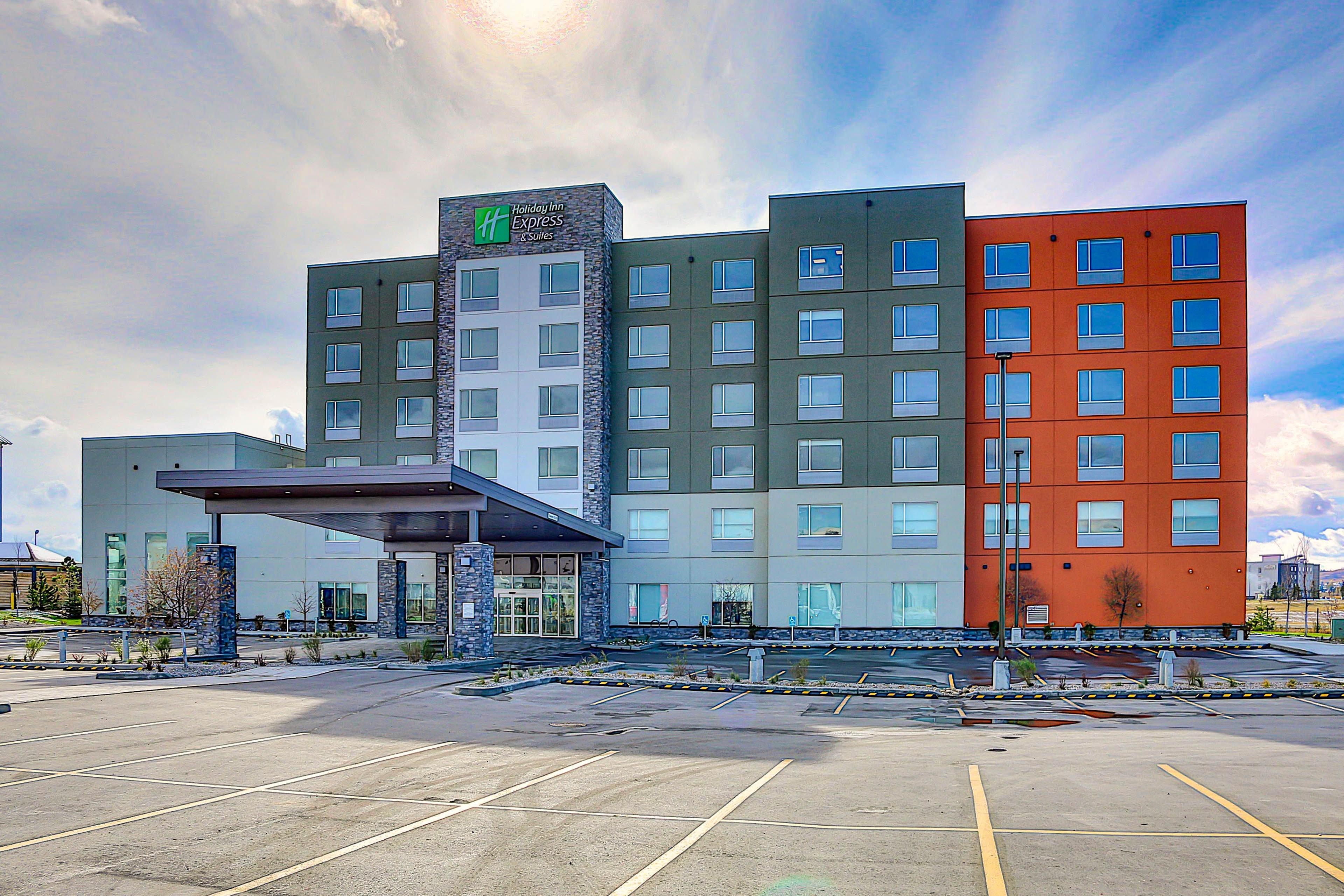 Holiday Inn Express & Suites - Calgary Airport Trail Ne By Ihg Exterior foto