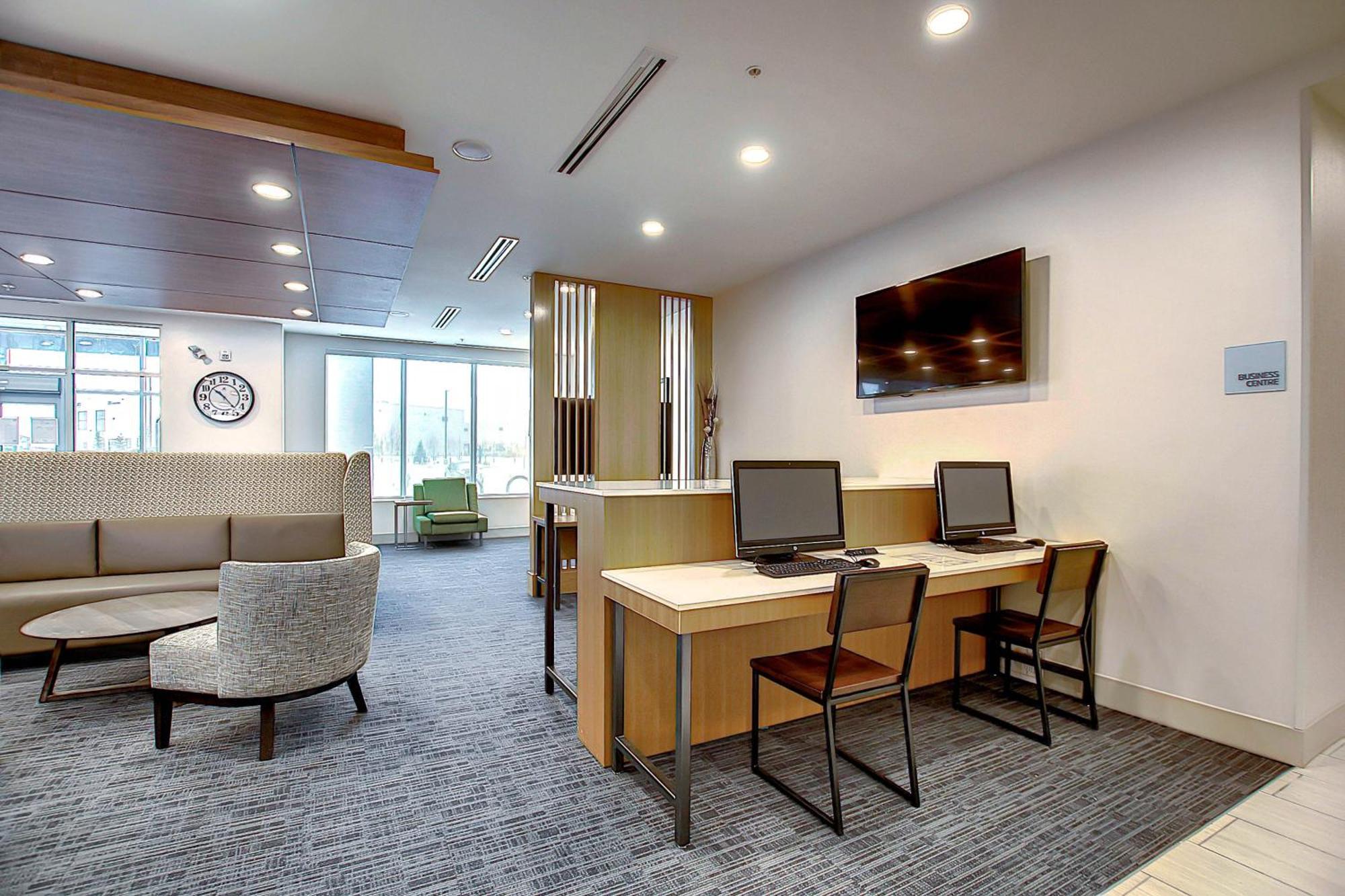 Holiday Inn Express & Suites - Calgary Airport Trail Ne By Ihg Exterior foto